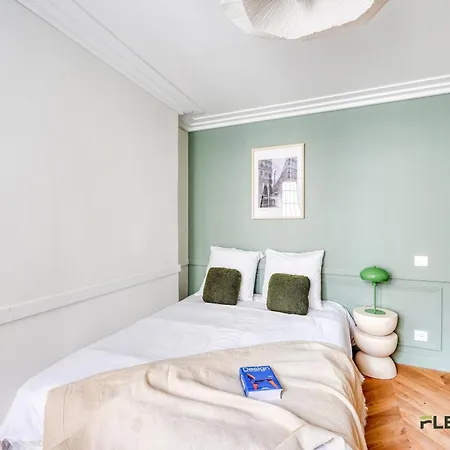 Charming 2-bedroom 32 M 9e * Paris